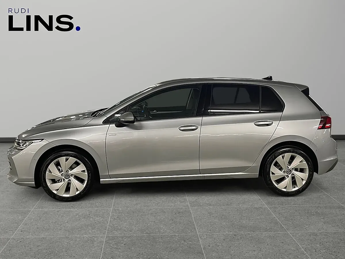 Volkswagen Golf 2026 photo 2