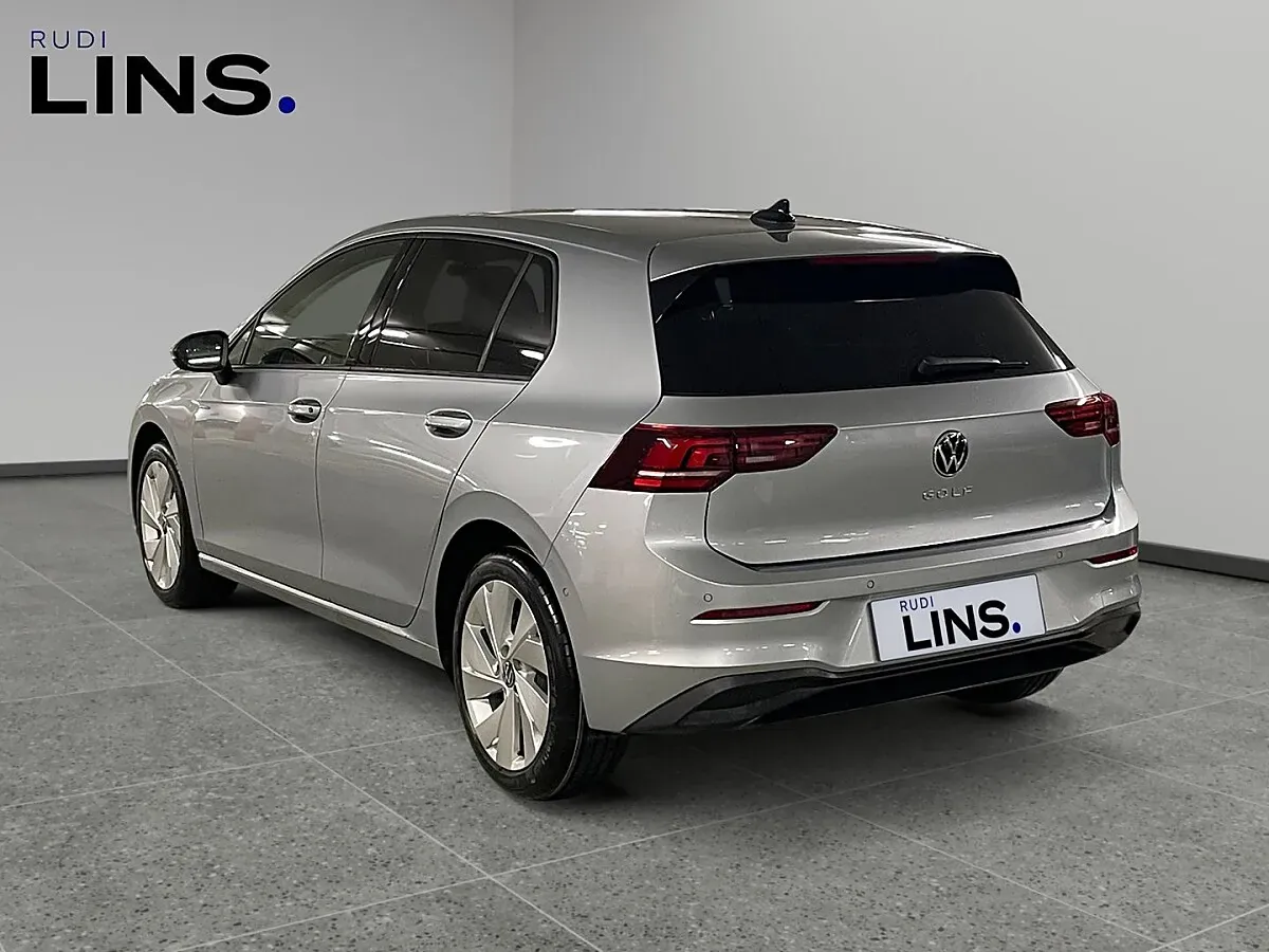Volkswagen Golf 2026 photo 3