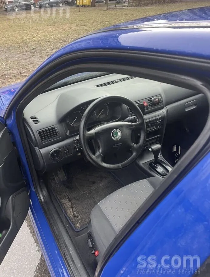 Skoda Octavia 2003 photo 2