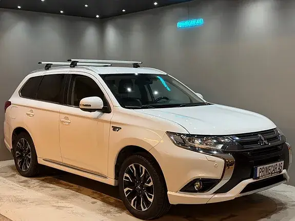 Mitsubishi Outlander 2016 photo 2