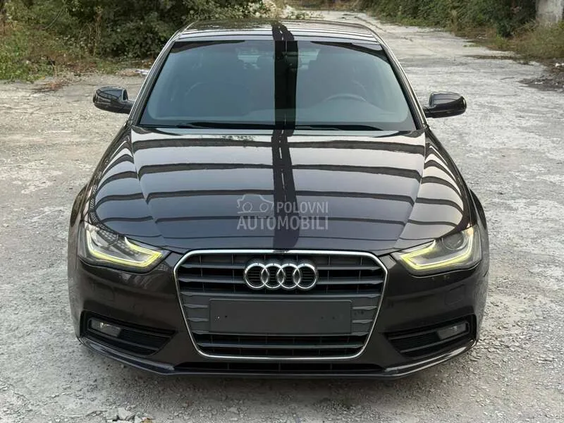 Audi A4 2012 photo 2