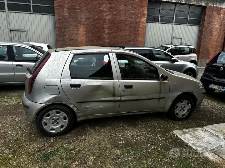 Fiat Punto 2006 photo 2