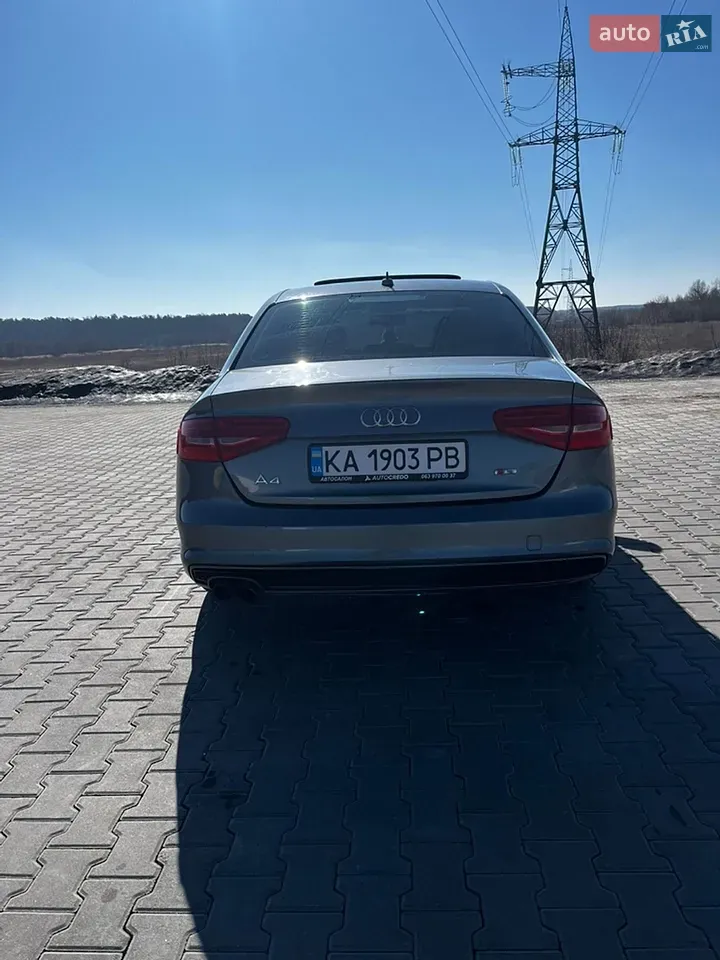 Audi A4 2014 photo 2