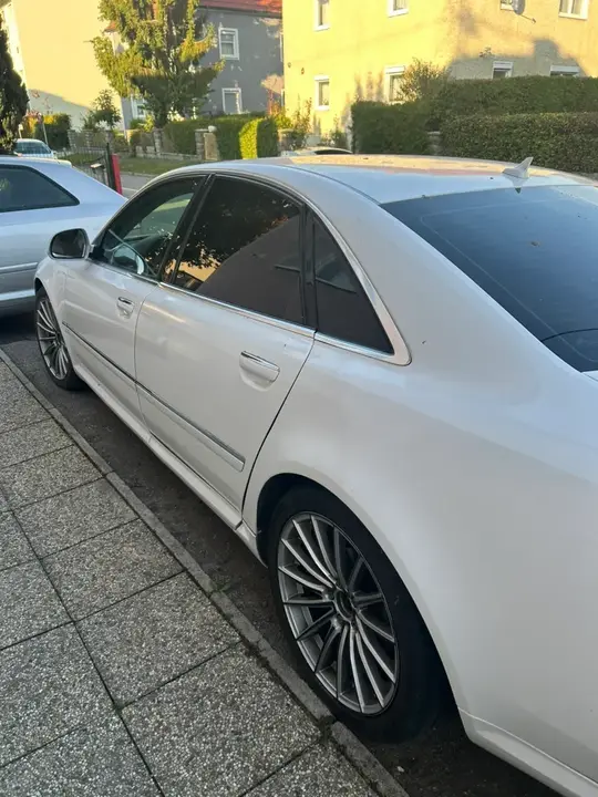 Audi A8 2008 photo 3