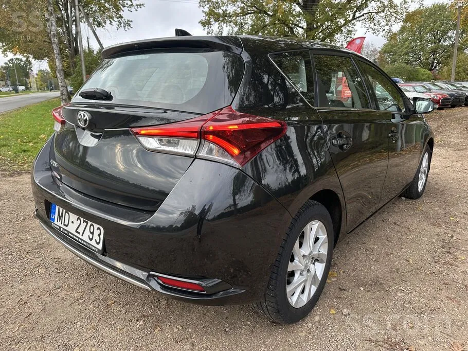 Toyota Auris 2019 photo 5