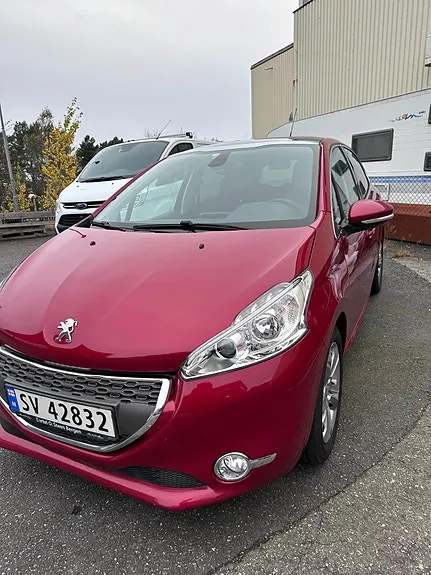 Peugeot 208 2013 photo 5