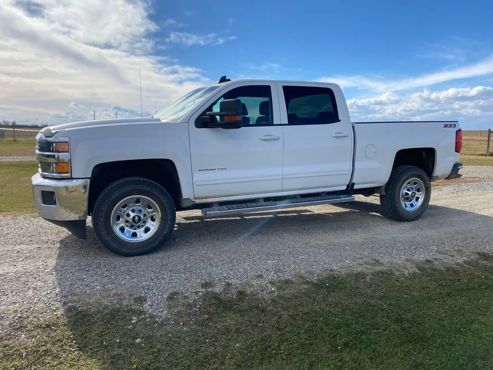 Chevrolet Silverado 2500 2017 photo 2