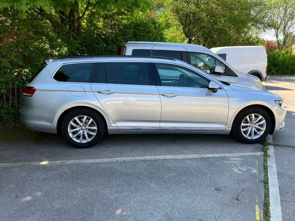 Volkswagen Passat 2019 photo 2