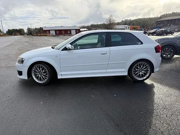 Audi S3 2006 photo 2