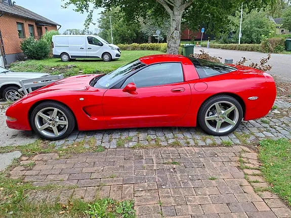 Chevrolet Corvette 2000 photo 4