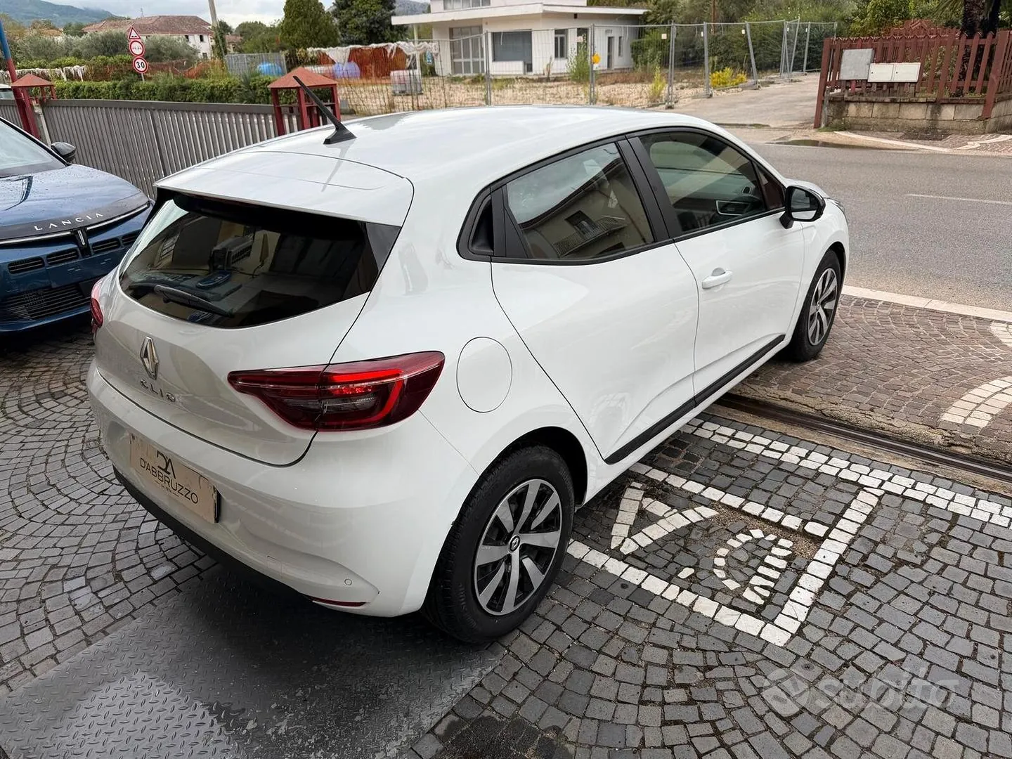 Renault Clio 2023 photo 4