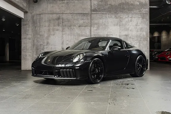 Porsche 911 2026 photo 2