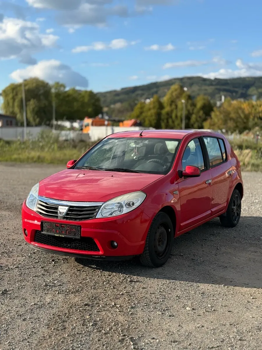 Dacia Sandero 2009 photo 2