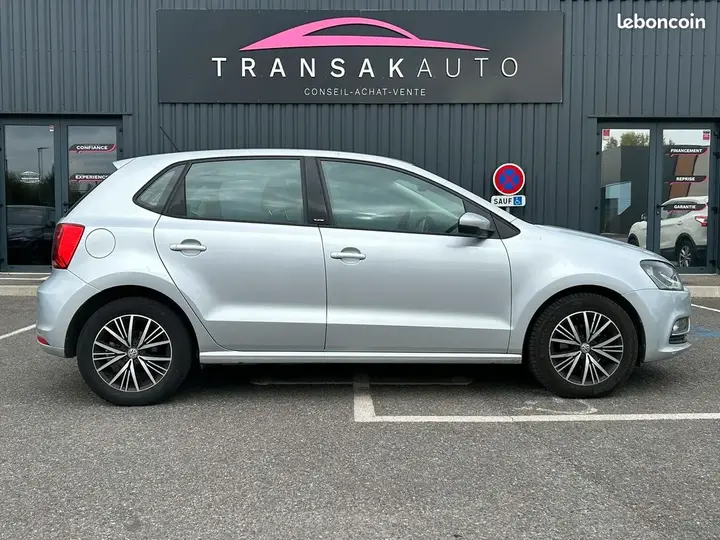 Volkswagen Polo 2016 photo 2