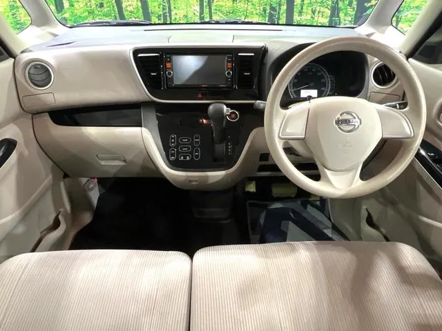 Nissan Datsun Zoe 2015 photo 2