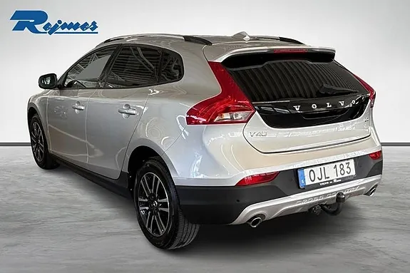 Volvo V40 Cross Country 2017 photo 2