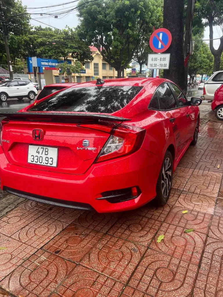 Honda Civic 2018 photo 2