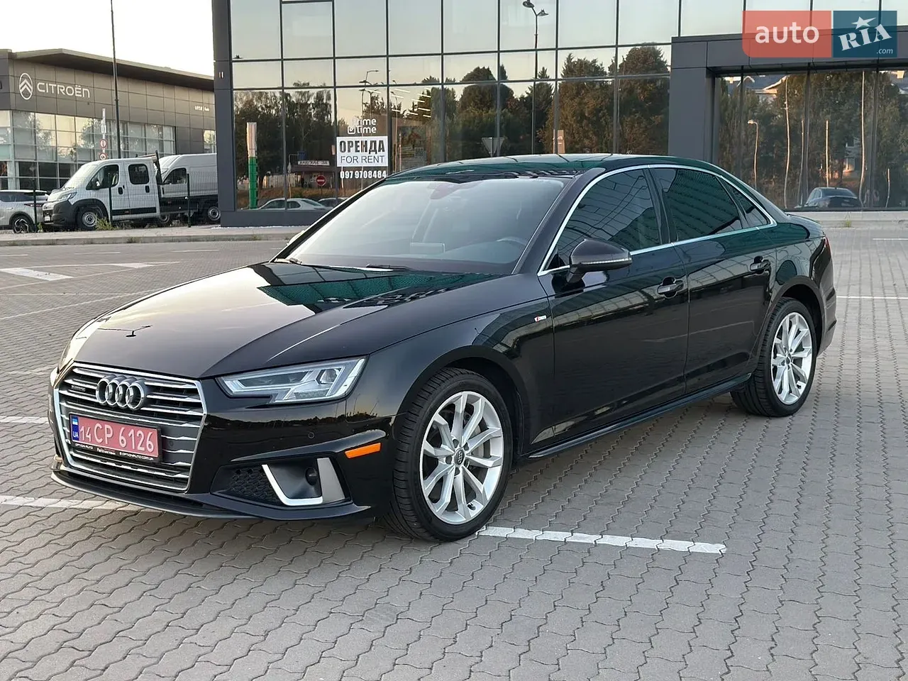 Audi A4 2019 photo 2