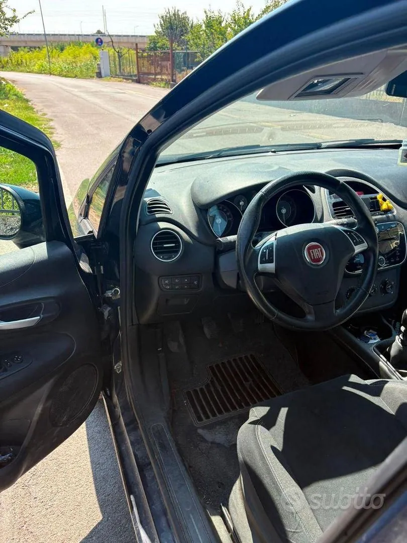 Fiat Punto 2016 photo 2