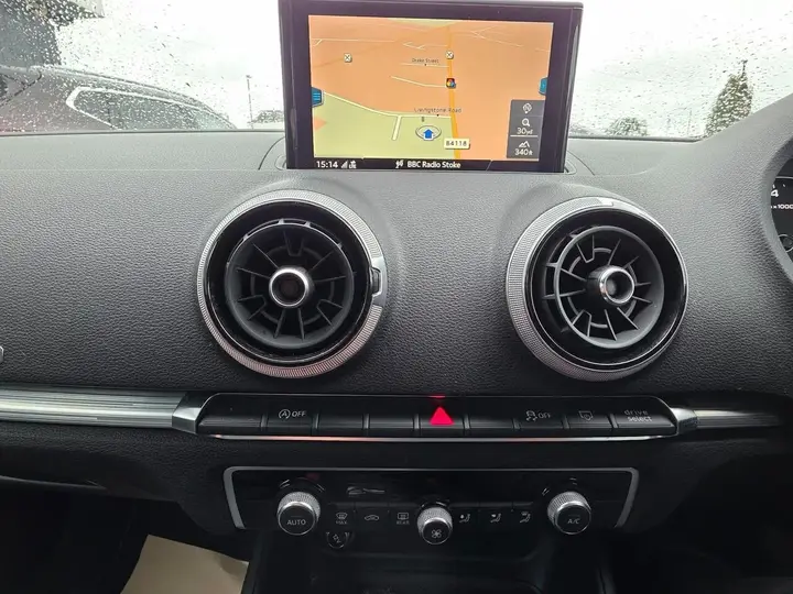 Audi A3 2018 photo 2