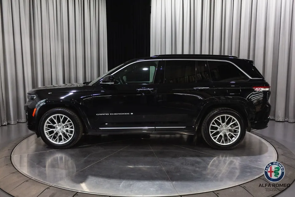 Jeep Grand Cherokee 2024 photo 2