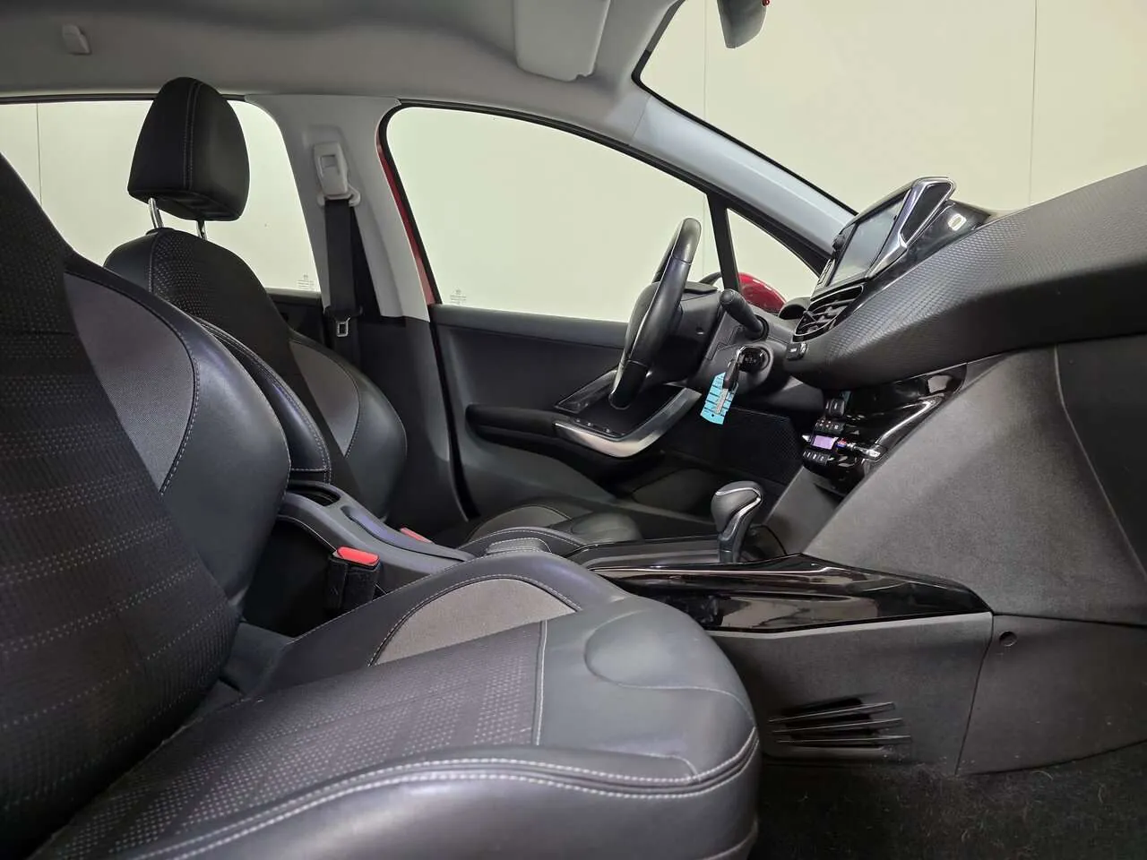 Peugeot 2008 2018 photo 2