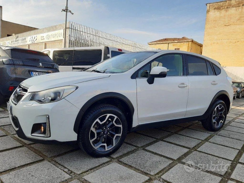 Subaru Xv 2016 photo 2