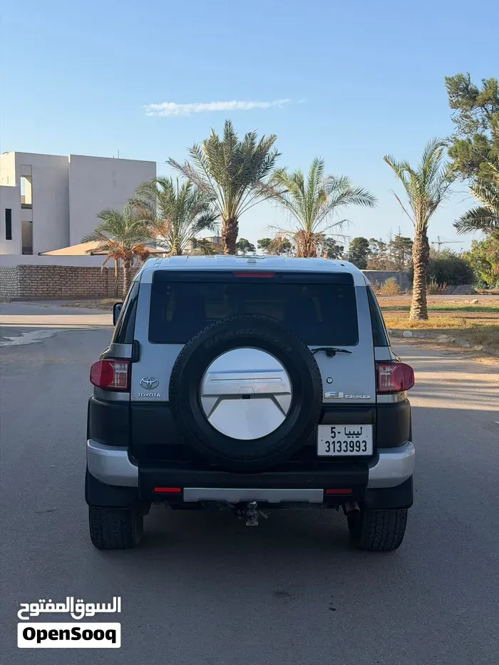 Toyota Fj 2012 photo 3
