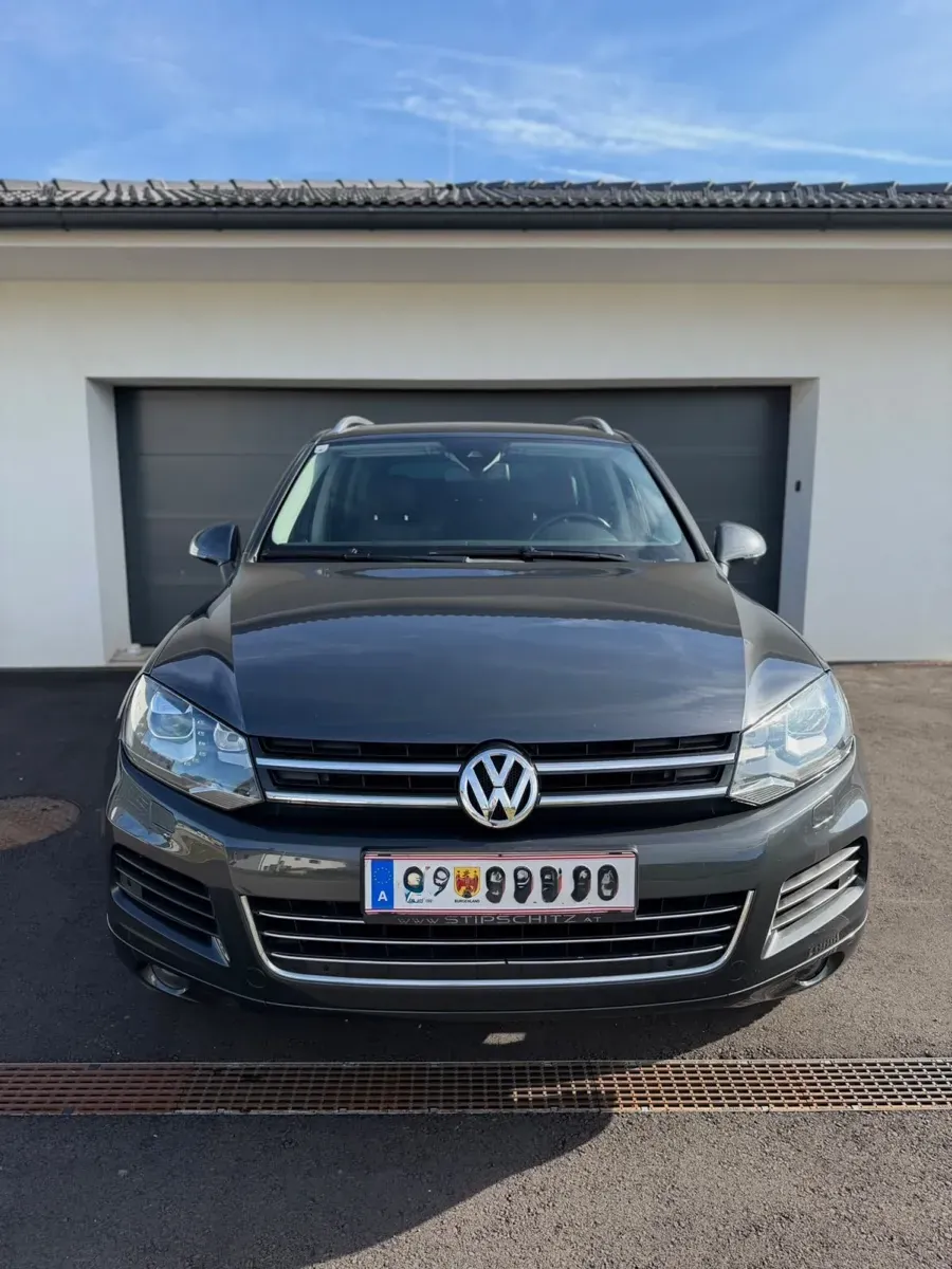Volkswagen Touareg 2011 photo 2
