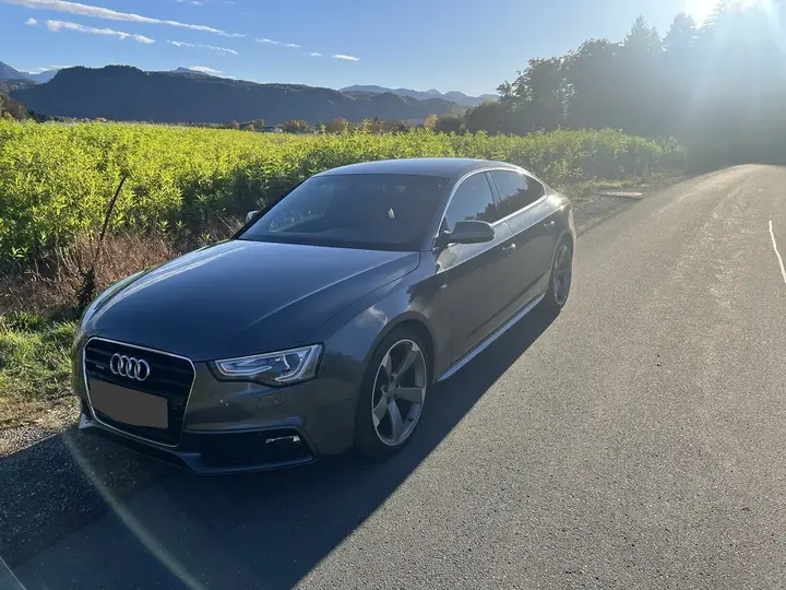 Audi A5 2012 photo 2