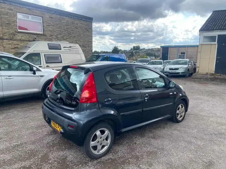 Peugeot 107 2010 photo 5