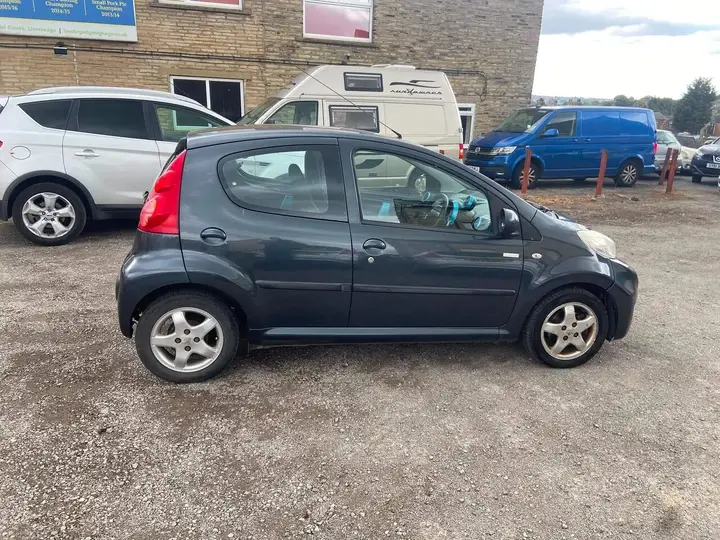 Peugeot 107 2010 photo 4