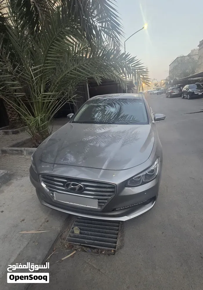 Hyundai Azera 2018 photo 2