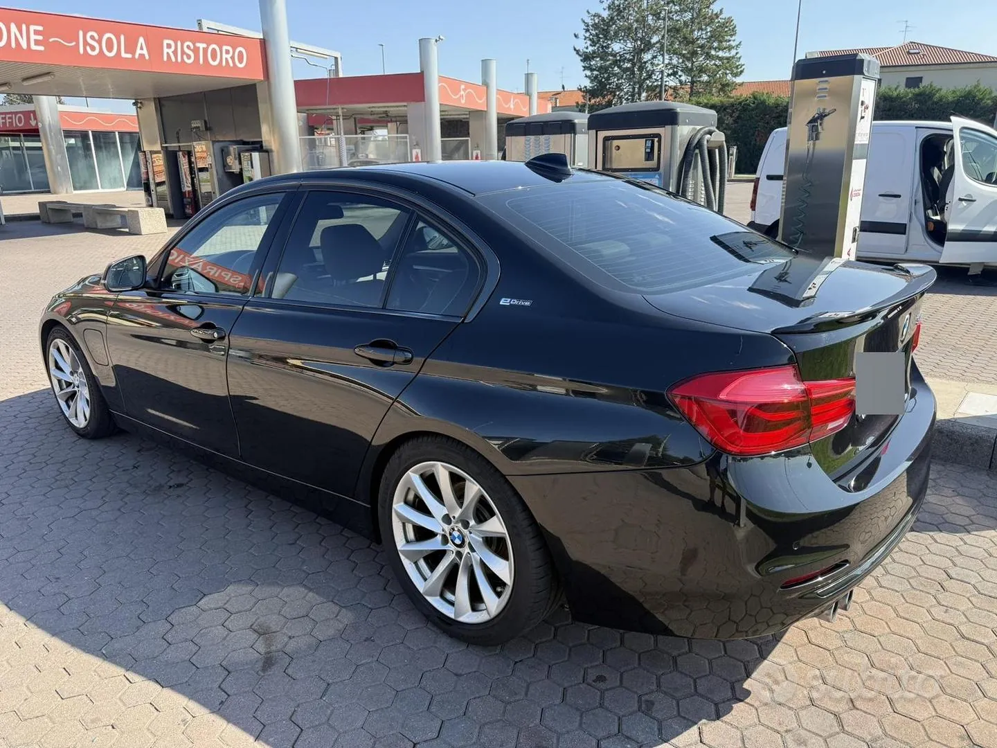 BMW 330E 2016 photo 4