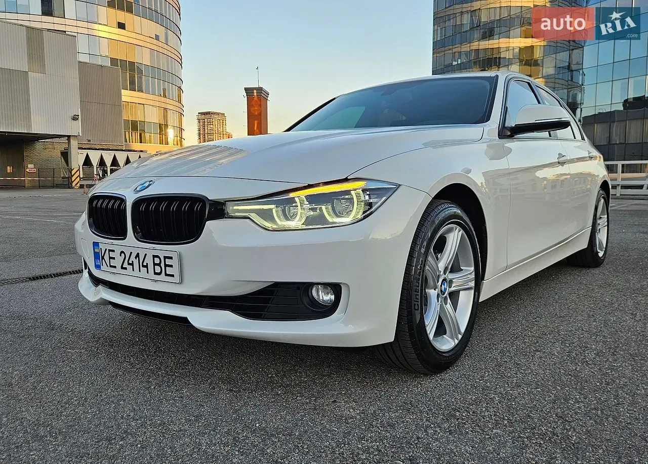 BMW 3 Series 2013 photo 2