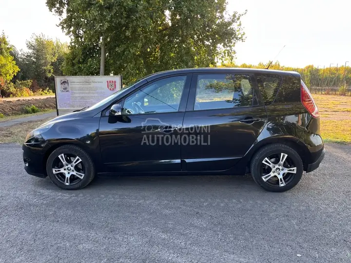 Renault Scenic 2010 photo 2