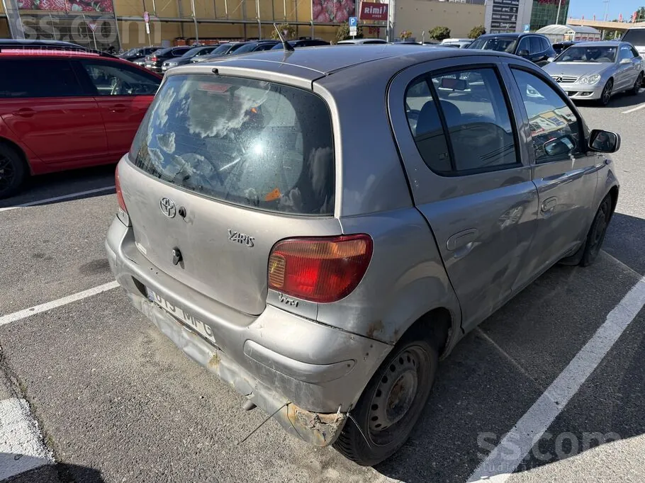 Toyota Yaris 2005 photo 4
