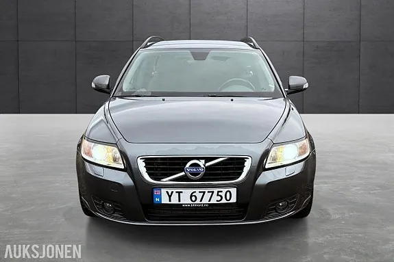 Volvo V50 2011 photo 2