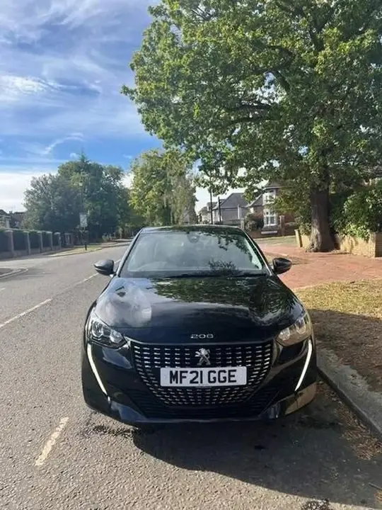 Peugeot 208 2021 photo 3