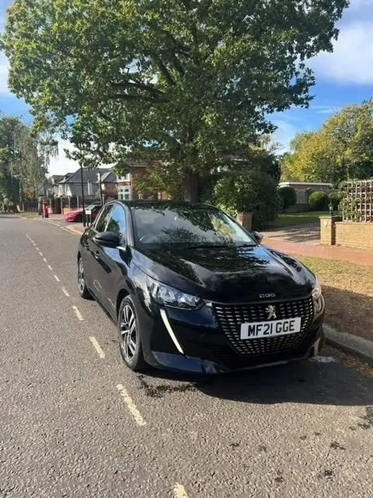 Peugeot 208 2021 photo 2