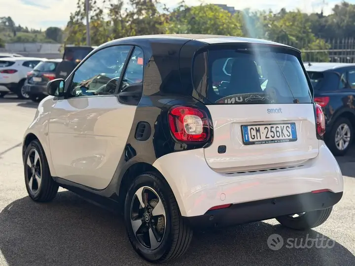 Smart Fortwo 2022 photo 4