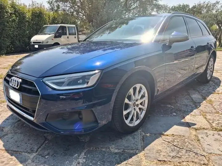 Audi A4 Avant 2022 photo 2