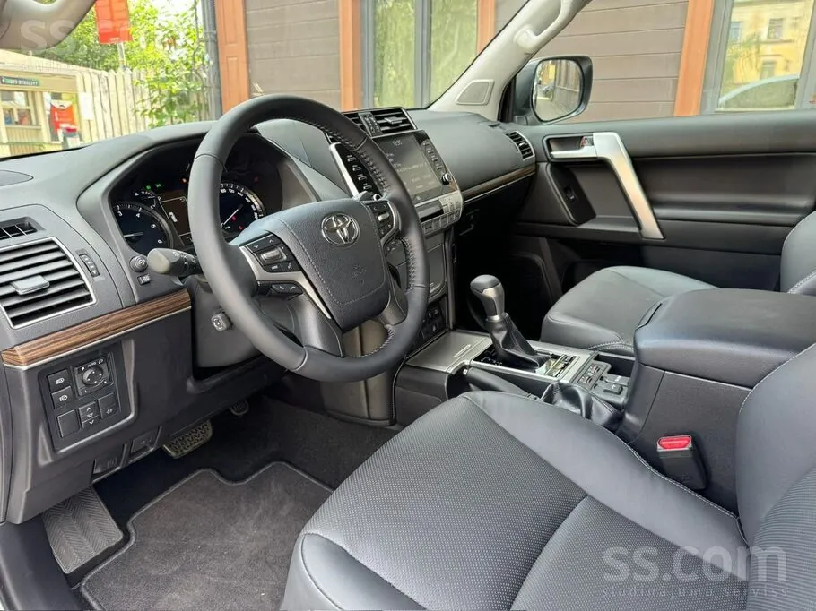 Toyota Land Cruiser 2024 photo 5