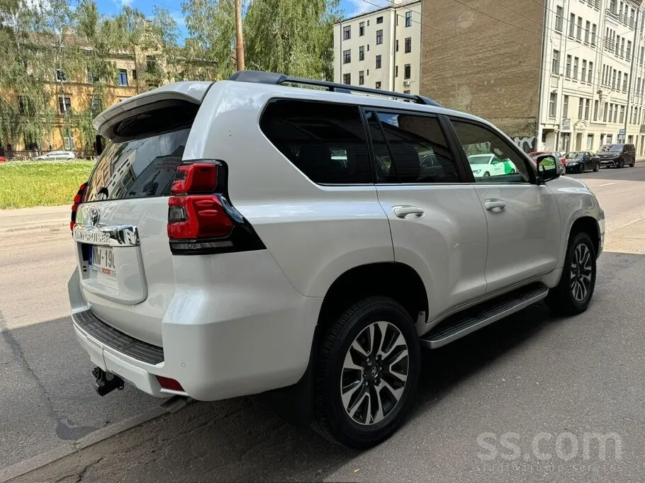 Toyota Land Cruiser 2024 photo 2