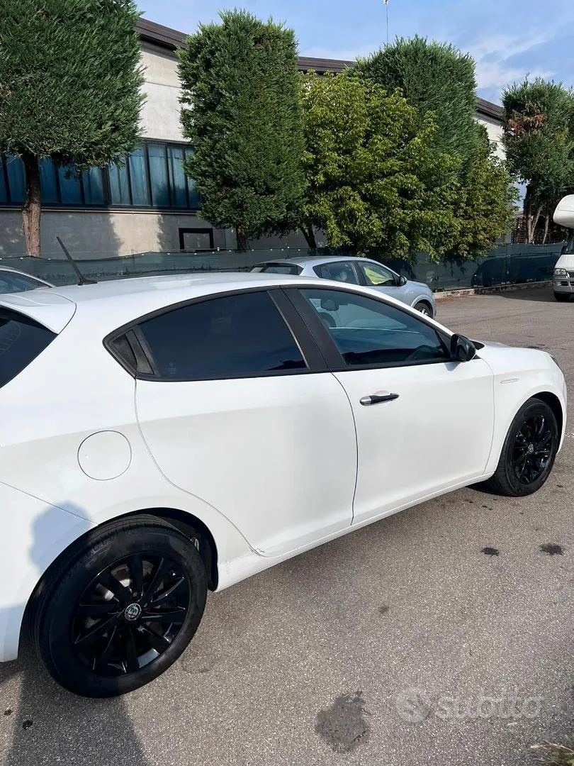 Alfa Romeo Giulietta 2018 photo 5