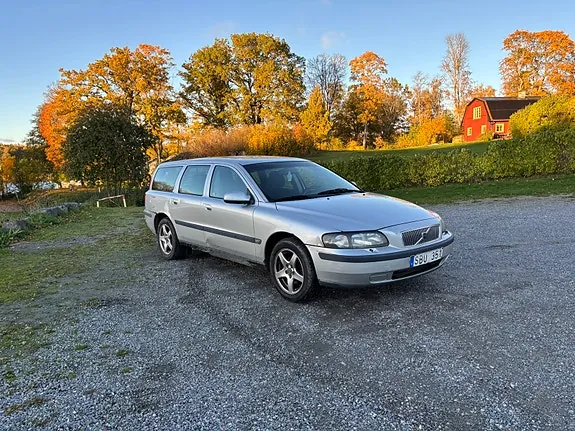 Volvo V70 2001 photo 2