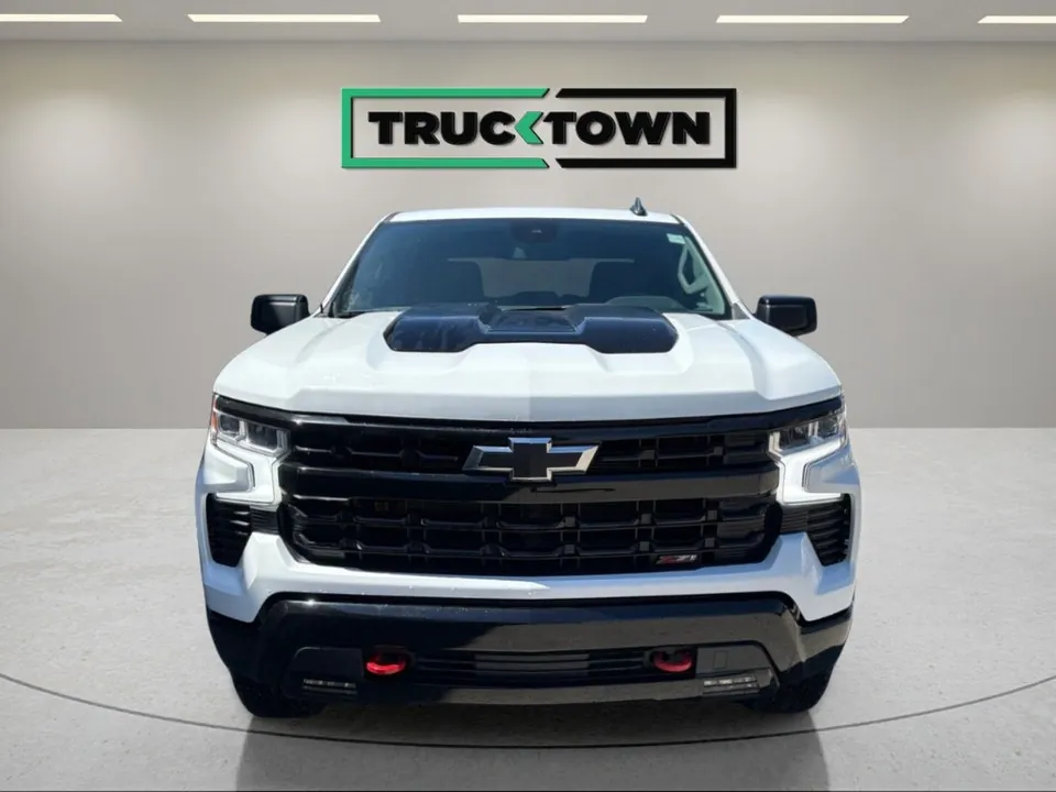 Chevrolet Silverado 1500 2025 photo 3
