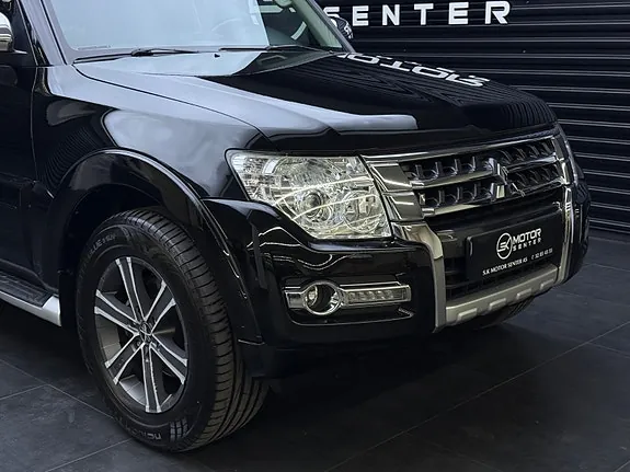 Mitsubishi Pajero 2015 photo 3