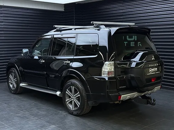 Mitsubishi Pajero 2015 photo 2