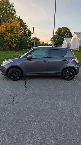 Suzuki Swift 2012 photo 2